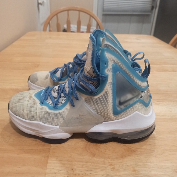 Nike LeBron XIX 19 Space Jam 'Sweatsuit' Basketball Shoes Size 7 DD0418-100 - Picture 3 of 11